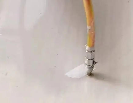 丰泽瓷砖空鼓维修公司专业解答在瓷砖铺贴过程中，如果使用的砂料过粗（如全部使用了粗砂），可能会导致以下问题